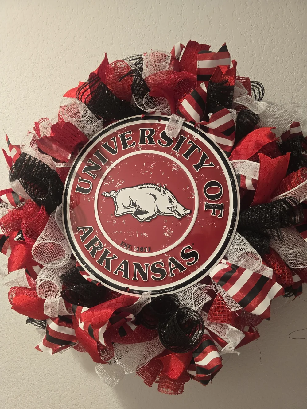 W135 Arkansas Razorbacks WPS Red & White WreathHandmade Arkansas Razorbacks